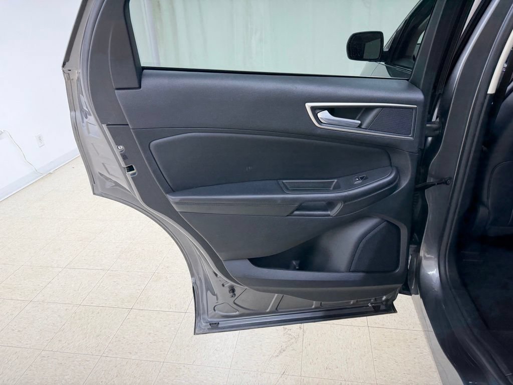 Used 2022 Ford Edge SEL AWD/4WD image 17
