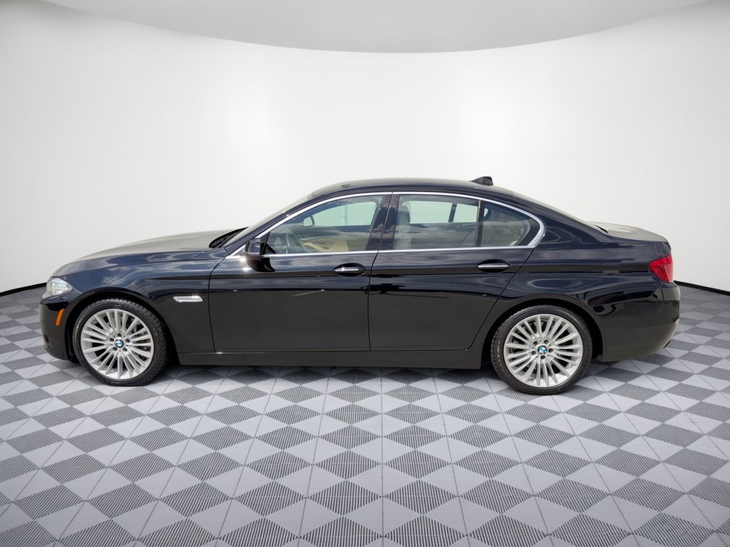 Used 2015 BMW 550i xDrive Sedan AWD/4WD image 2