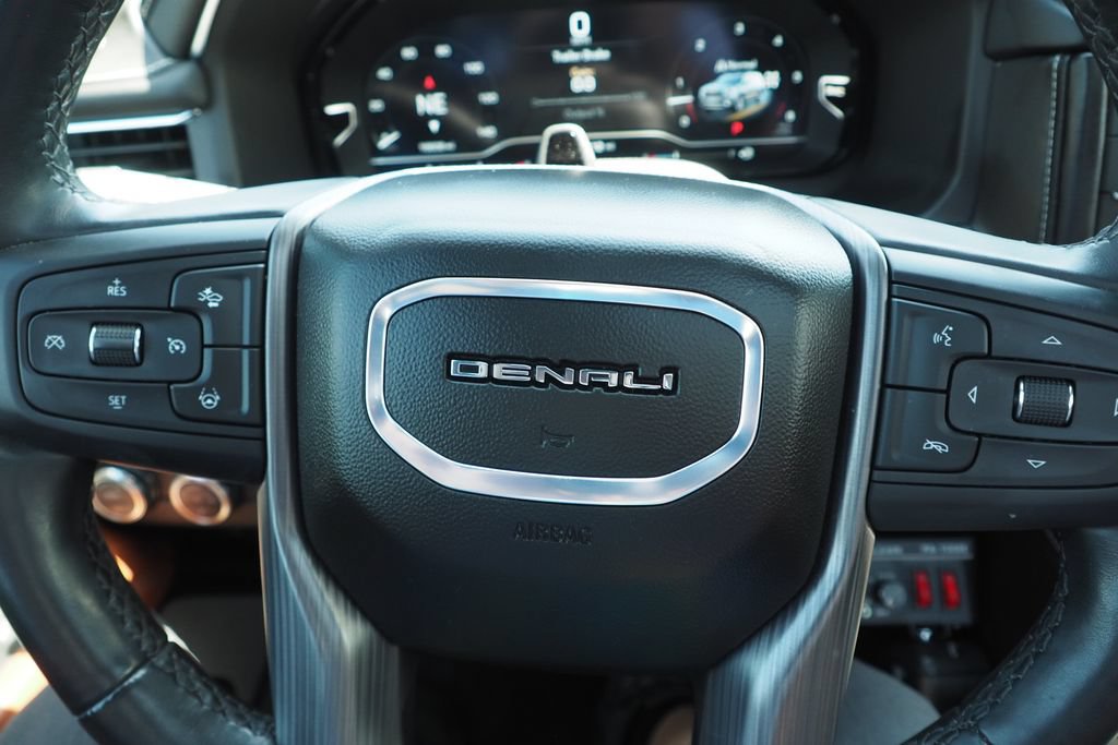 Used 2024 GMC Yukon XL Denali Ultimate AWD/4WD image 32