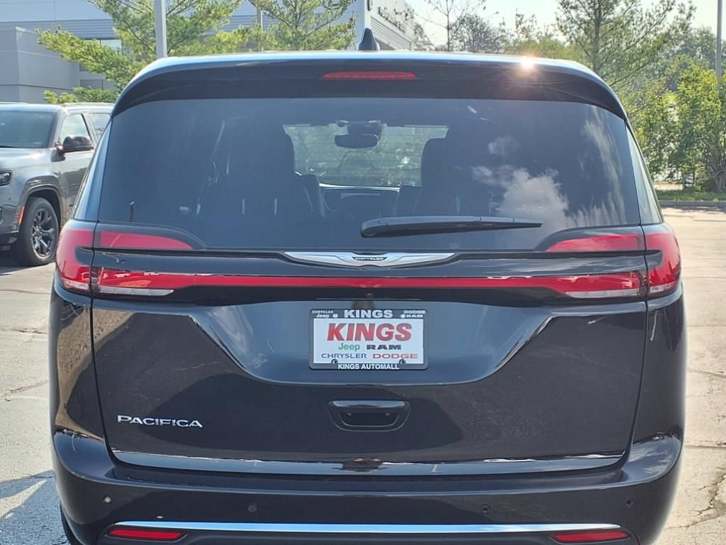 New 2025 Chrysler Pacifica Select FWD image 27