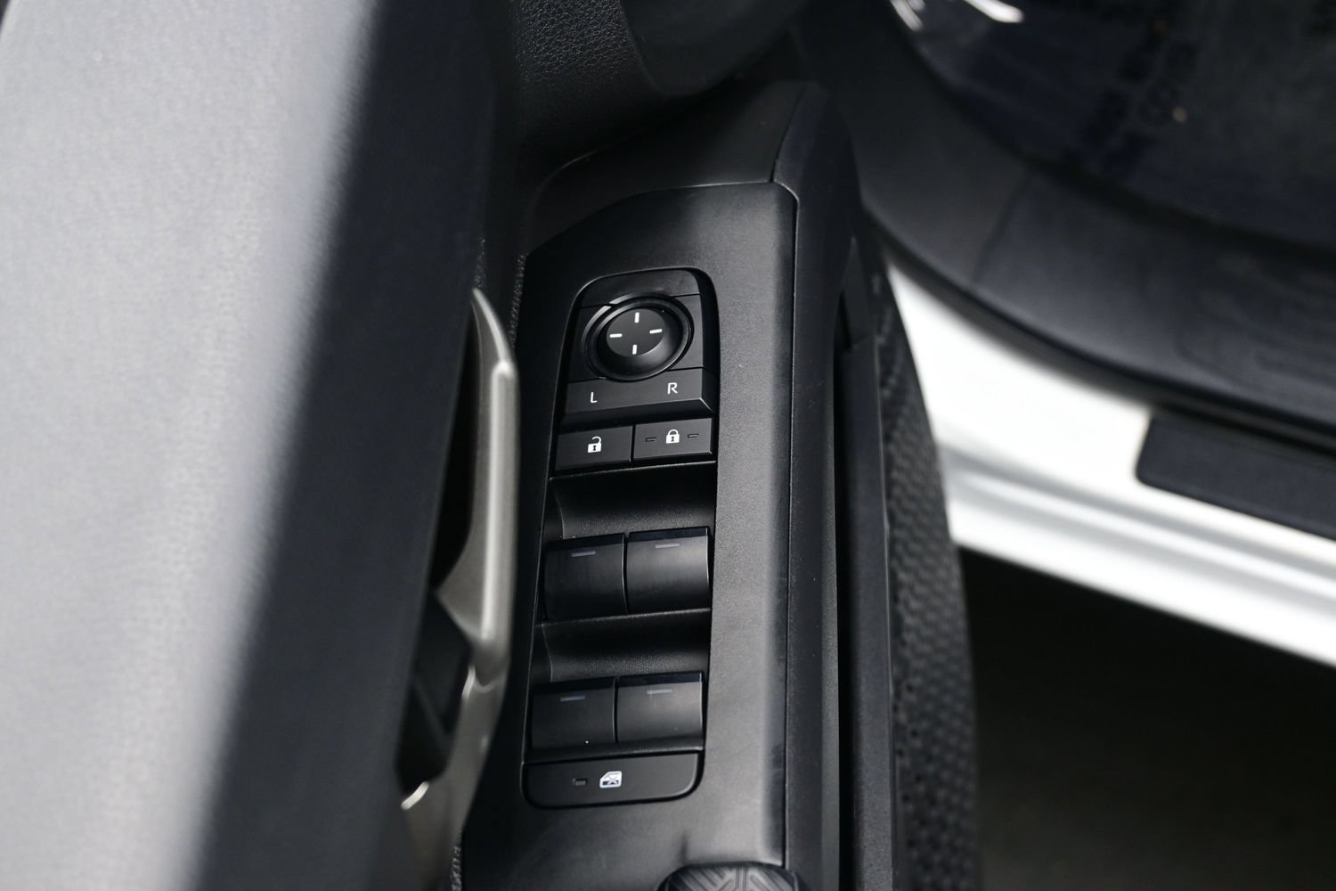 Used 2024 Toyota Tacoma TRD Off-Road AWD/4WD image 10