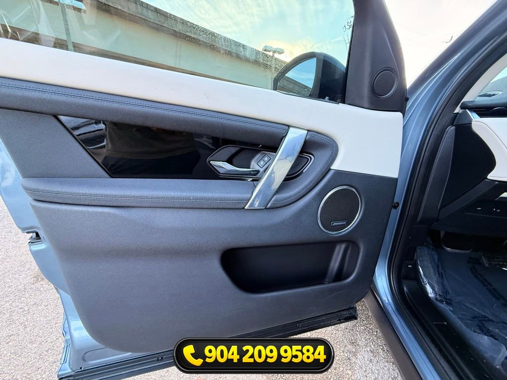 Used 2023 Land Rover Discovery Sport S image 28