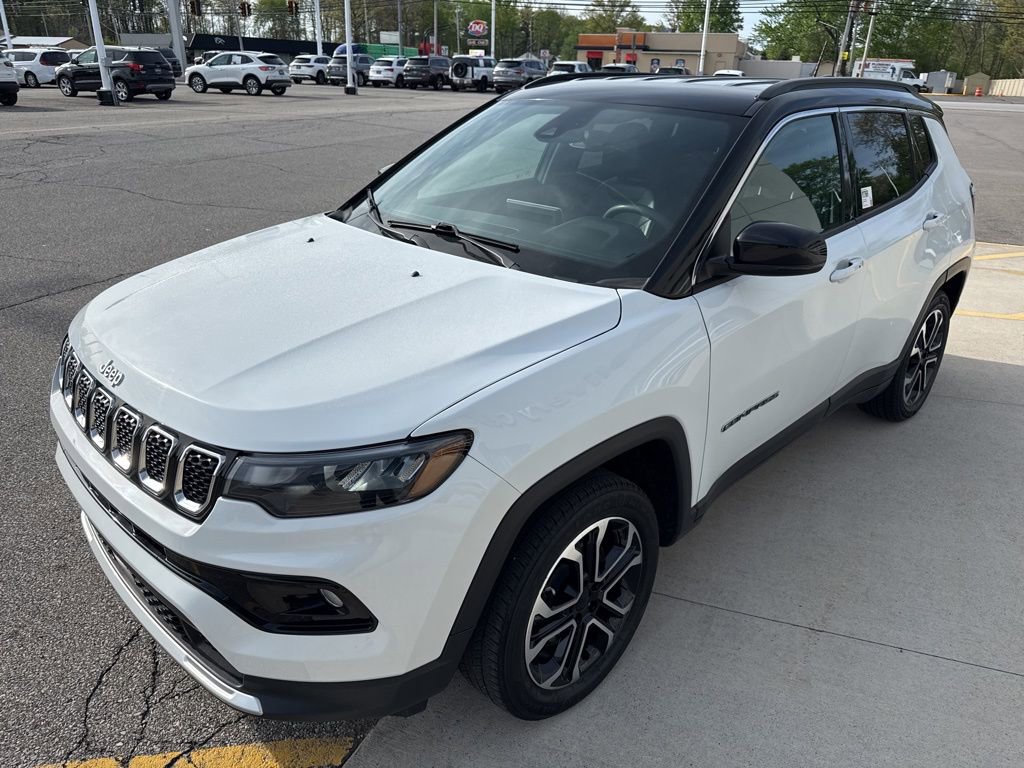 Used 2024 Jeep Compass Limited AWD/4WD image 9