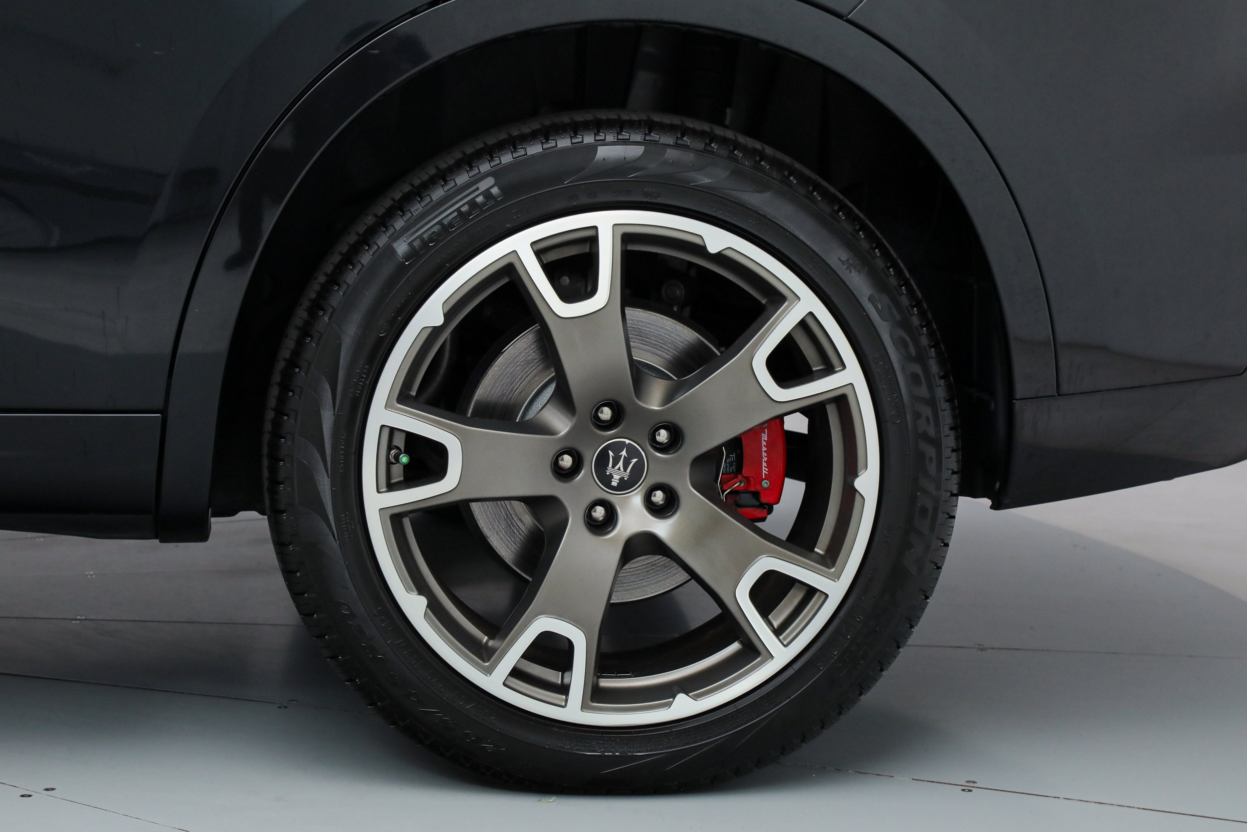 Certified 2023 Maserati Levante GT AWD/4WD image 21