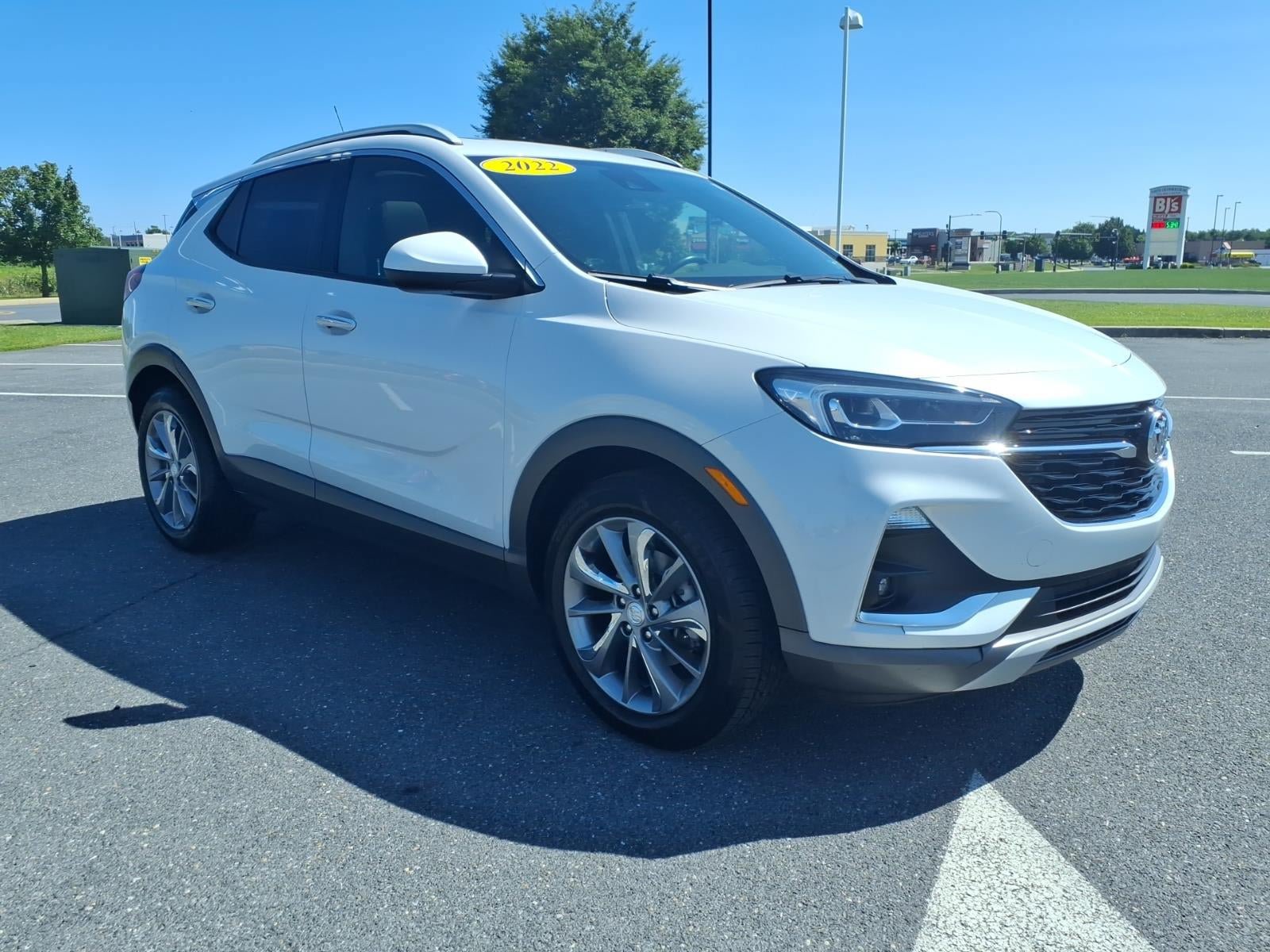 Certified 2022 Buick Encore GX Essence w/ Experience Buick Package FWD image 3