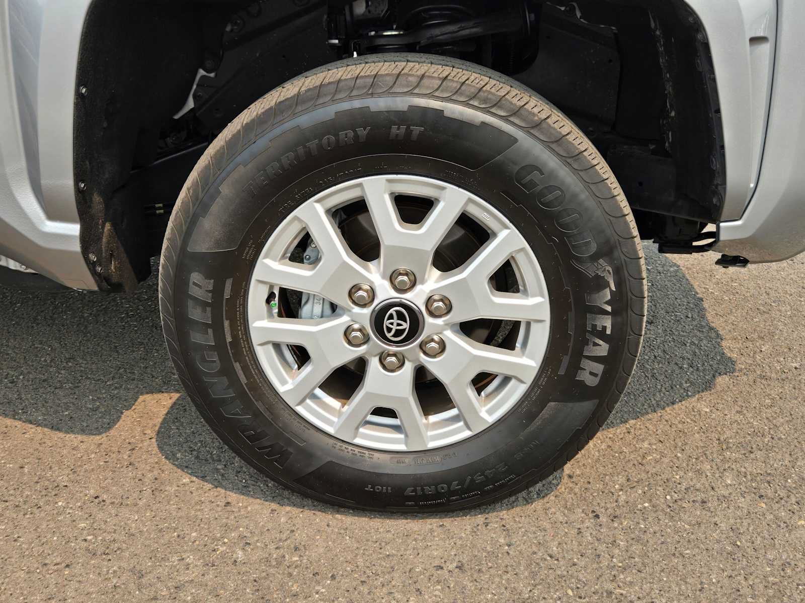 Certified 2026 Toyota Tacoma SR5 AWD/4WD image 9