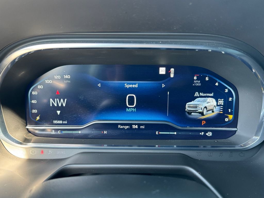 Used 2024 Chevrolet Suburban High Country image 29