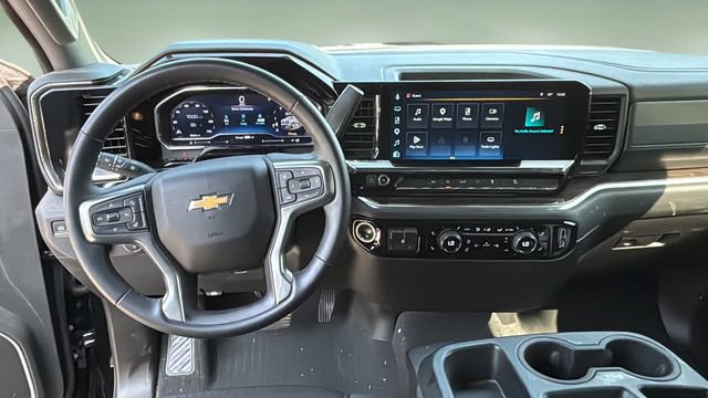 Used 2025 Chevrolet Silverado 1500 LT AWD/4WD image 10