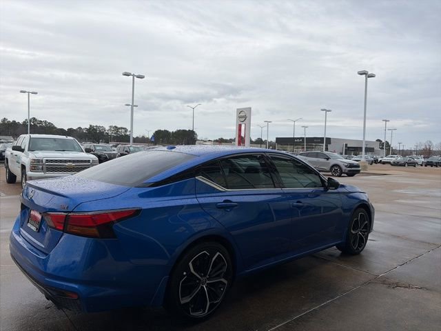 Certified 2025 Nissan Altima 2.5 SR image 4