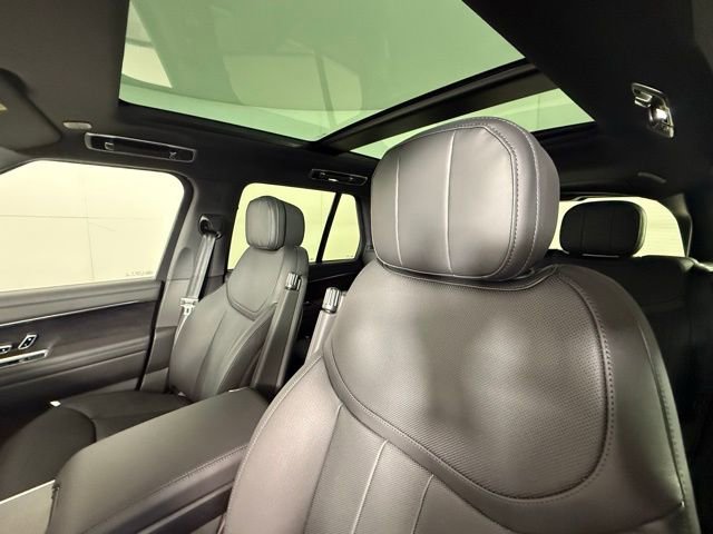 New 2025 Land Rover Range Rover SE image 14