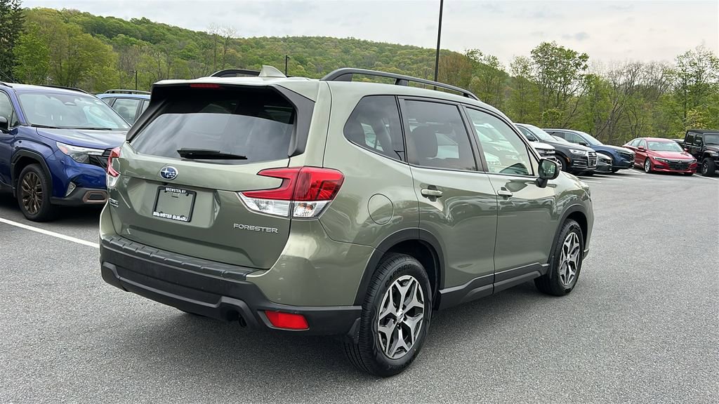 Used 2019 Subaru Forester Premium AWD/4WD image 4