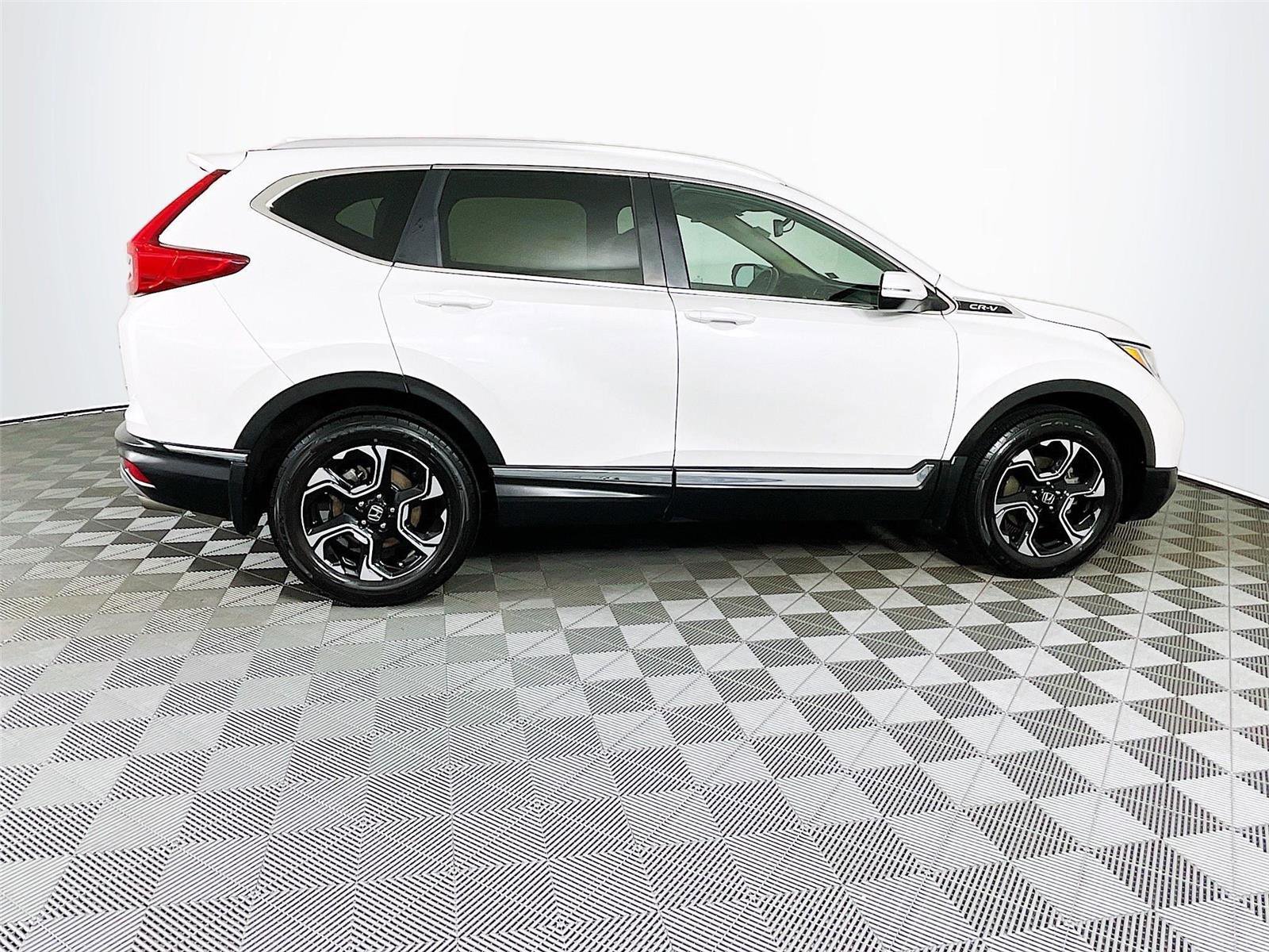 Used 2019 Honda CR-V Touring image 10