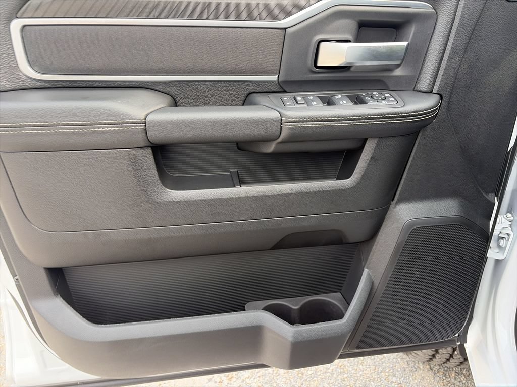 New 2026 RAM 2500 Big Horn AWD/4WD image 17