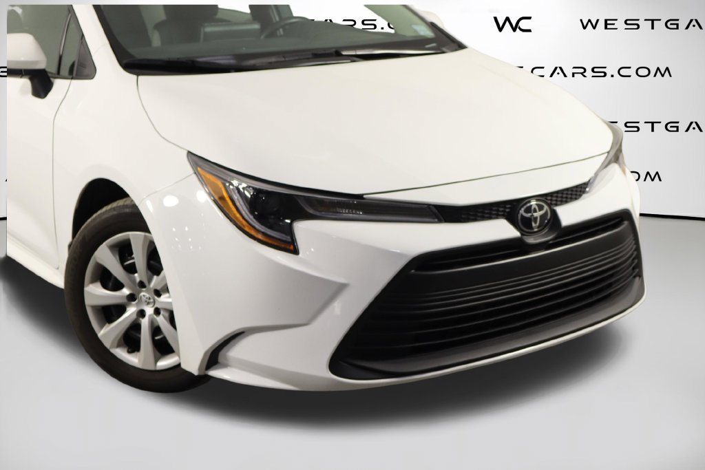 Used 2026 Toyota Corolla LE FWD image 43