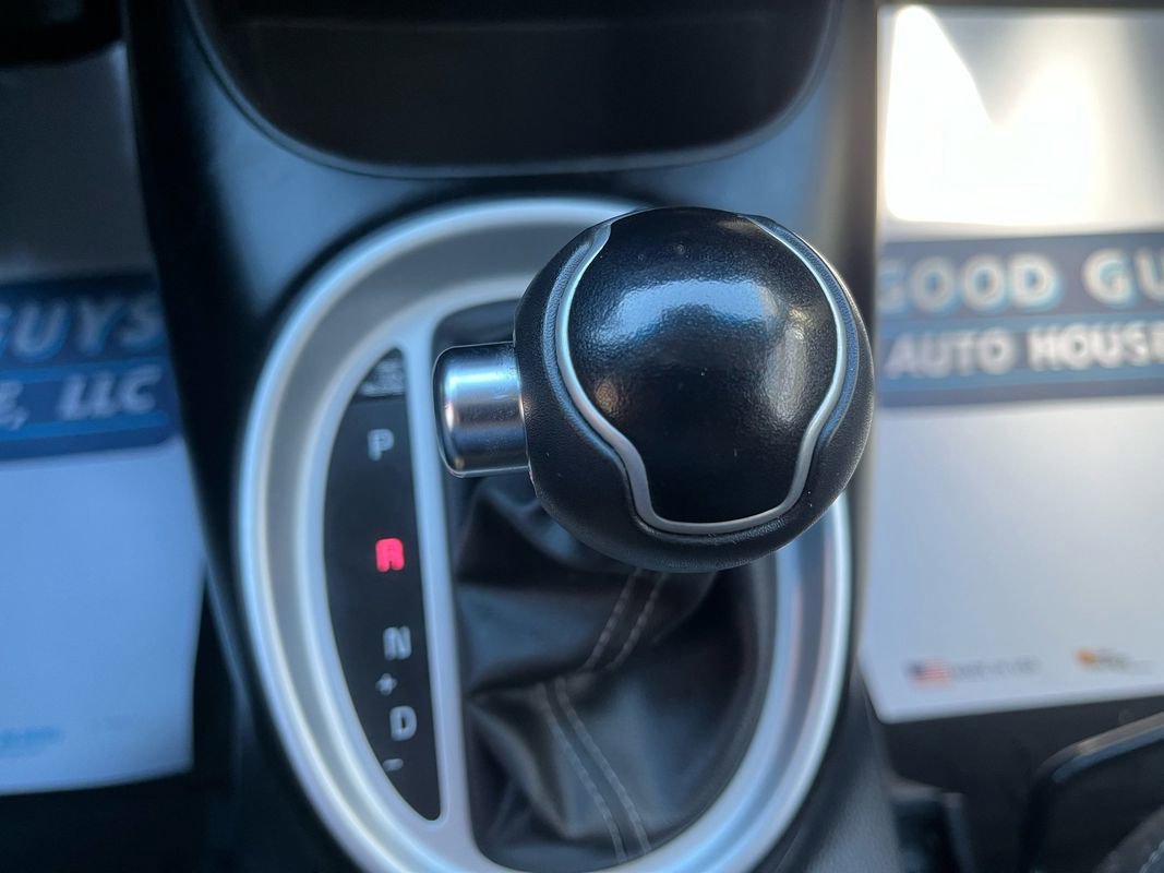 Used 2018 Kia Soul + image 11