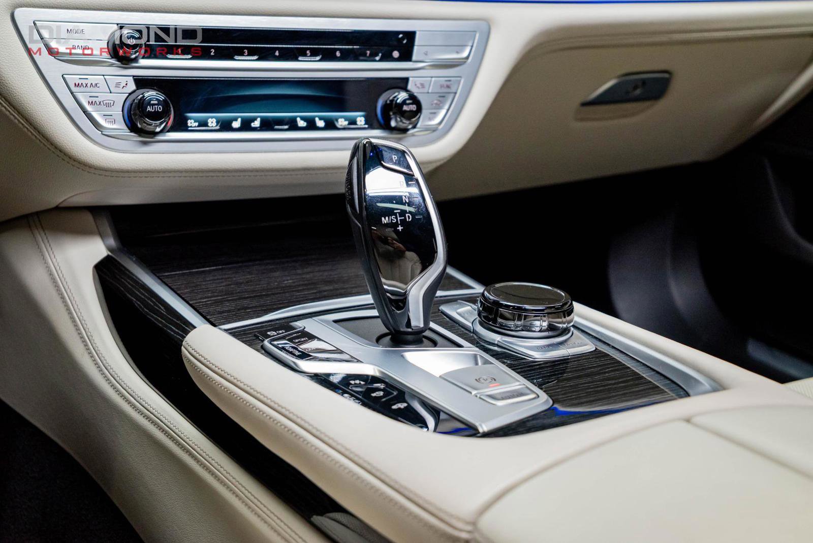 Used 2021 BMW 750i xDrive w/ Executive Package image 14