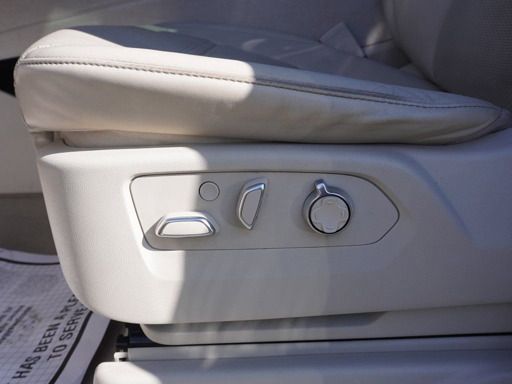 Used 2023 Cadillac Escalade ESV Premium Luxury Platinum w/ Heavy-Duty Trailer Package AWD/4WD image 36