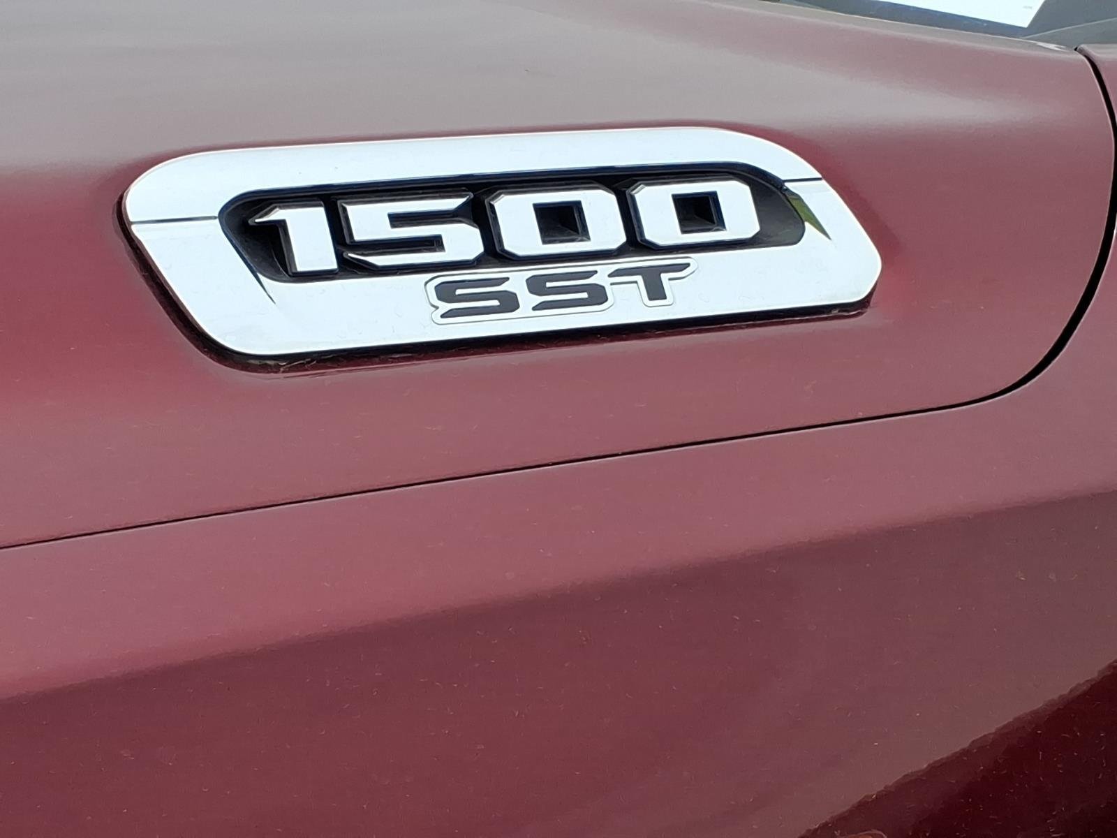 Used 2025 RAM 1500 Laramie AWD/4WD image 28
