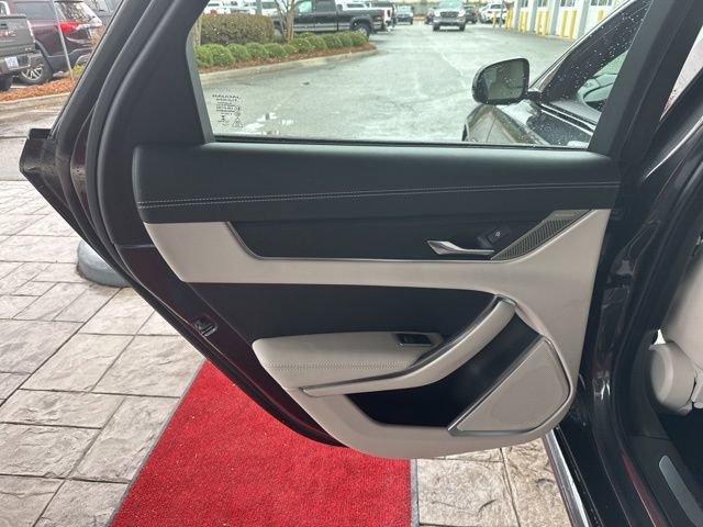 Used 2024 Jaguar XF R-Dynamic SE image 27