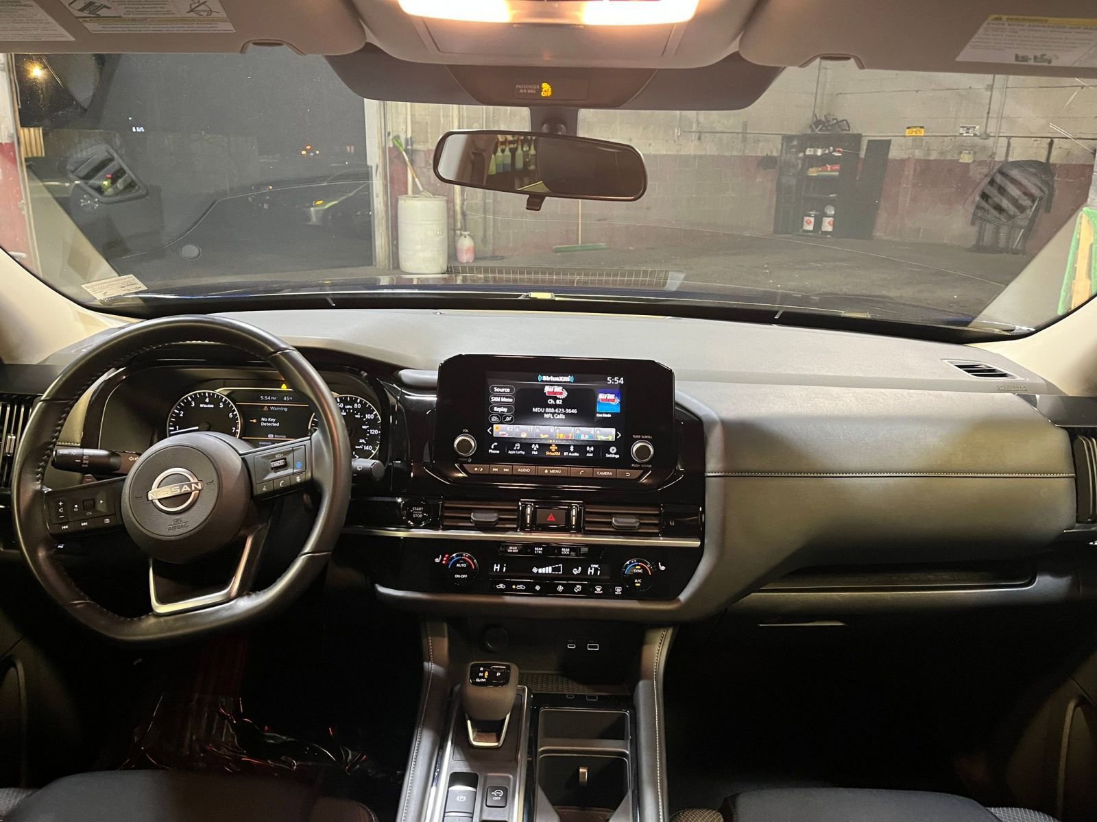 Used 2025 Nissan Pathfinder SV image 34