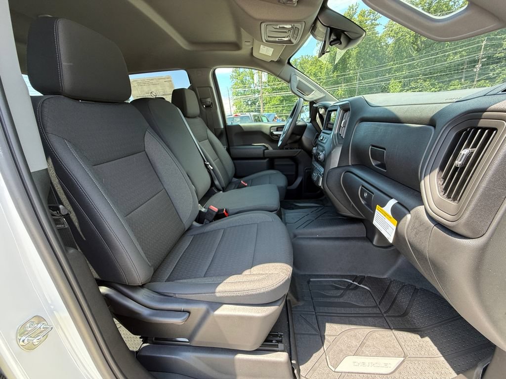 New 2026 Chevrolet Silverado 1500 Custom w/ Turbomax Blackout Package AWD/4WD image 25