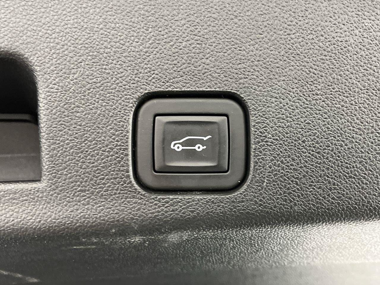 Certified 2025 GMC Acadia AT4 w/ LPO, Floor Liner Package AWD/4WD image 33
