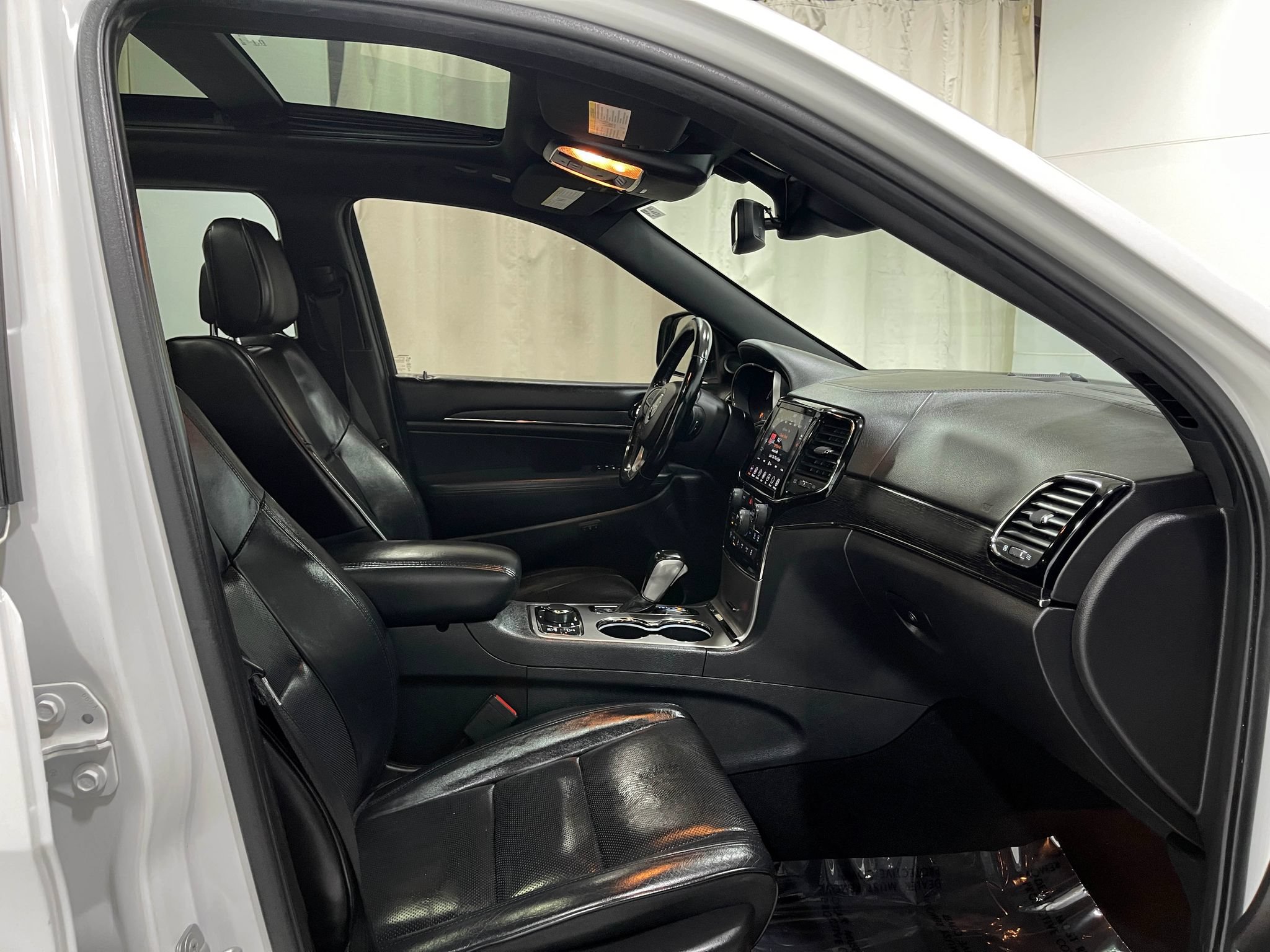 Used 2020 Jeep Grand Cherokee High Altitude AWD/4WD image 32