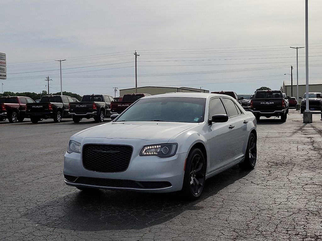 Used 2022 Chrysler 300 Touring w/ Sport Appearance Package RWD image 2