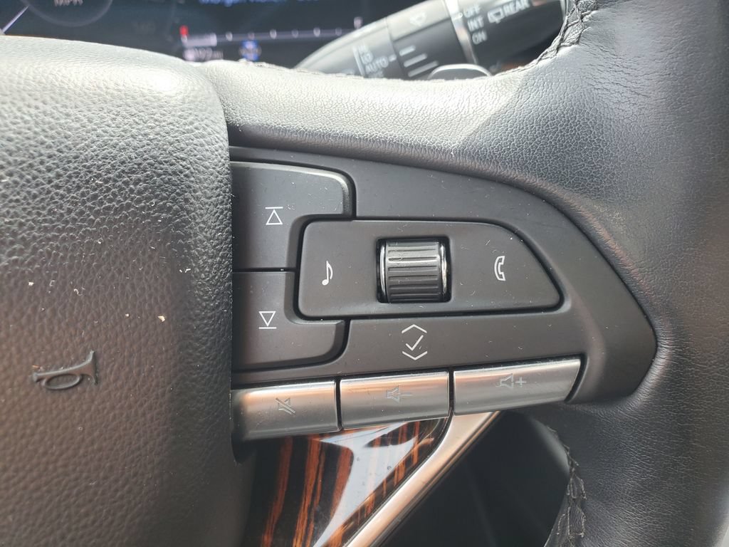 Used 2024 Cadillac Escalade Premium Luxury w/ Performance Package AWD/4WD image 26