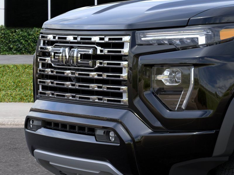 New 2026 GMC Canyon Denali w/ LPO, Denali Black Edition AWD/4WD image 13