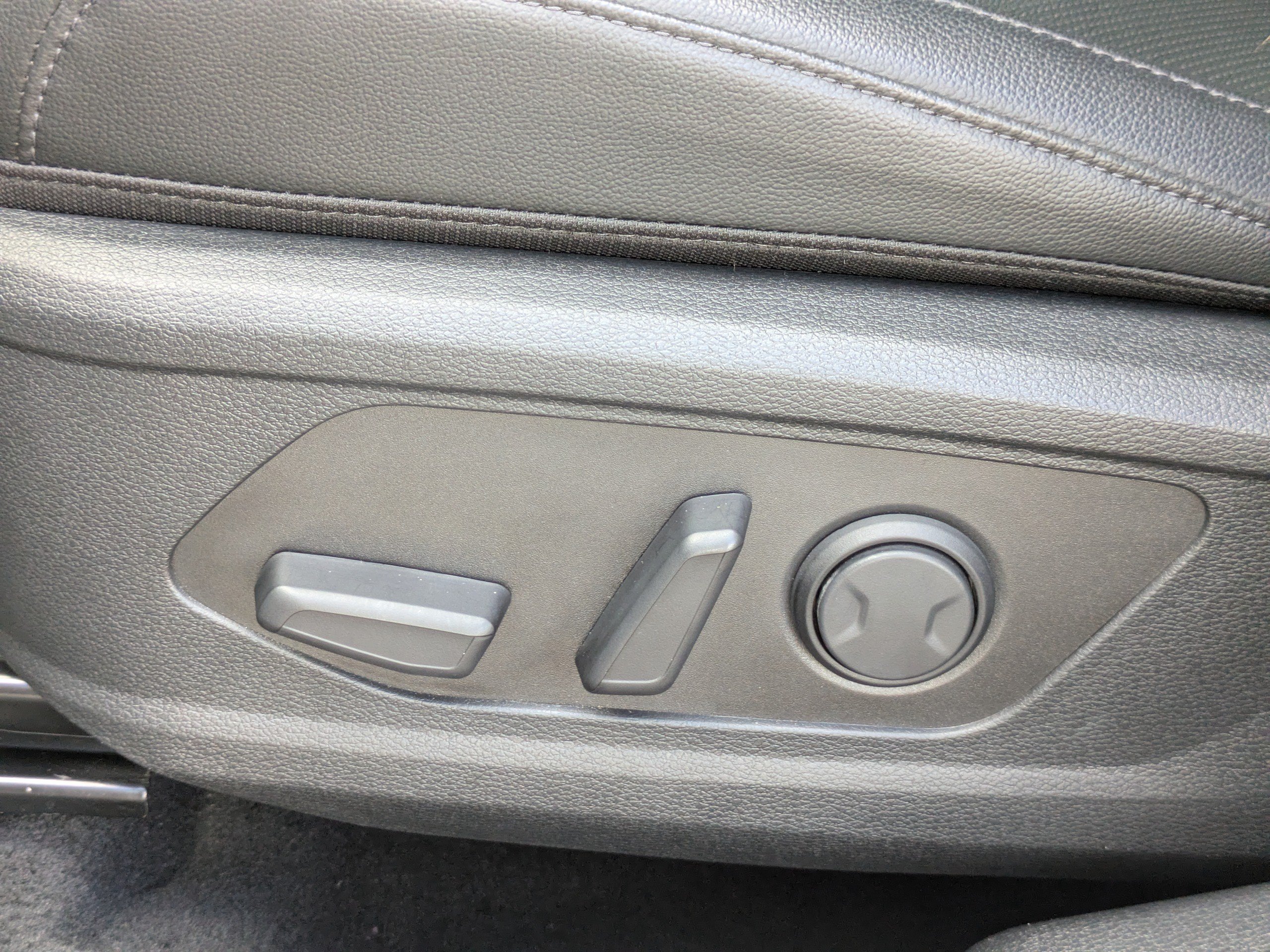 Used 2025 Kia Sportage SX FWD image 21