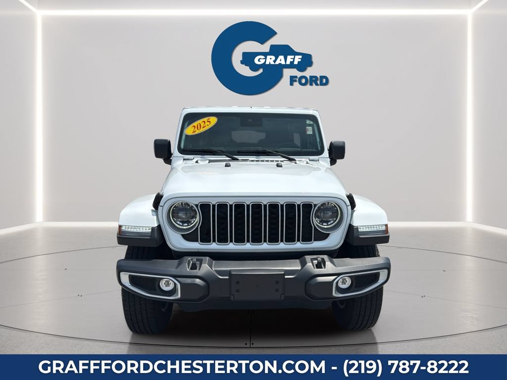 Used 2025 Jeep Wrangler Unlimited Sahara AWD/4WD image 3