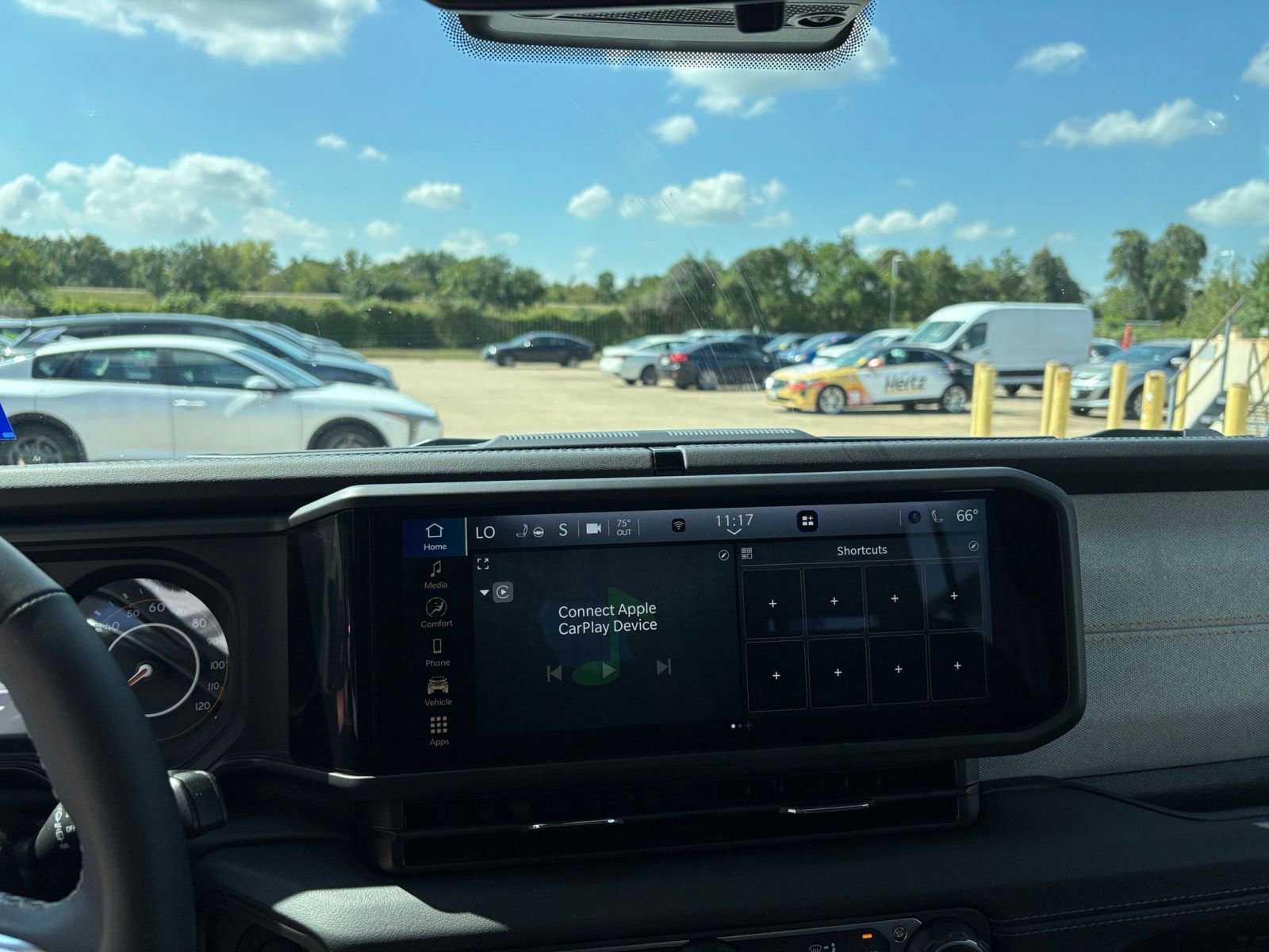 Used 2025 Jeep Wrangler Sahara image 18