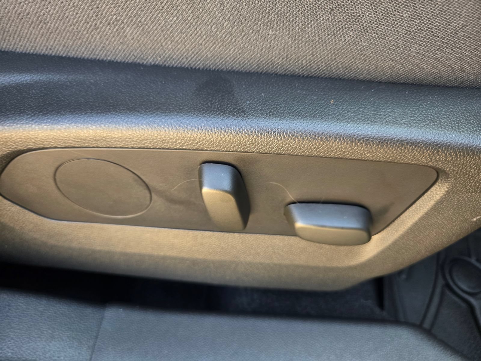 Used 2022 Buick Envision Essence w/ Technology Package II FWD image 25