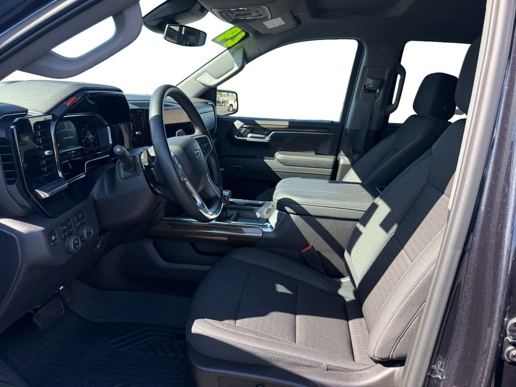 Used 2024 Chevrolet Silverado 1500 LT Trail Boss w/ Convenience Package II image 10