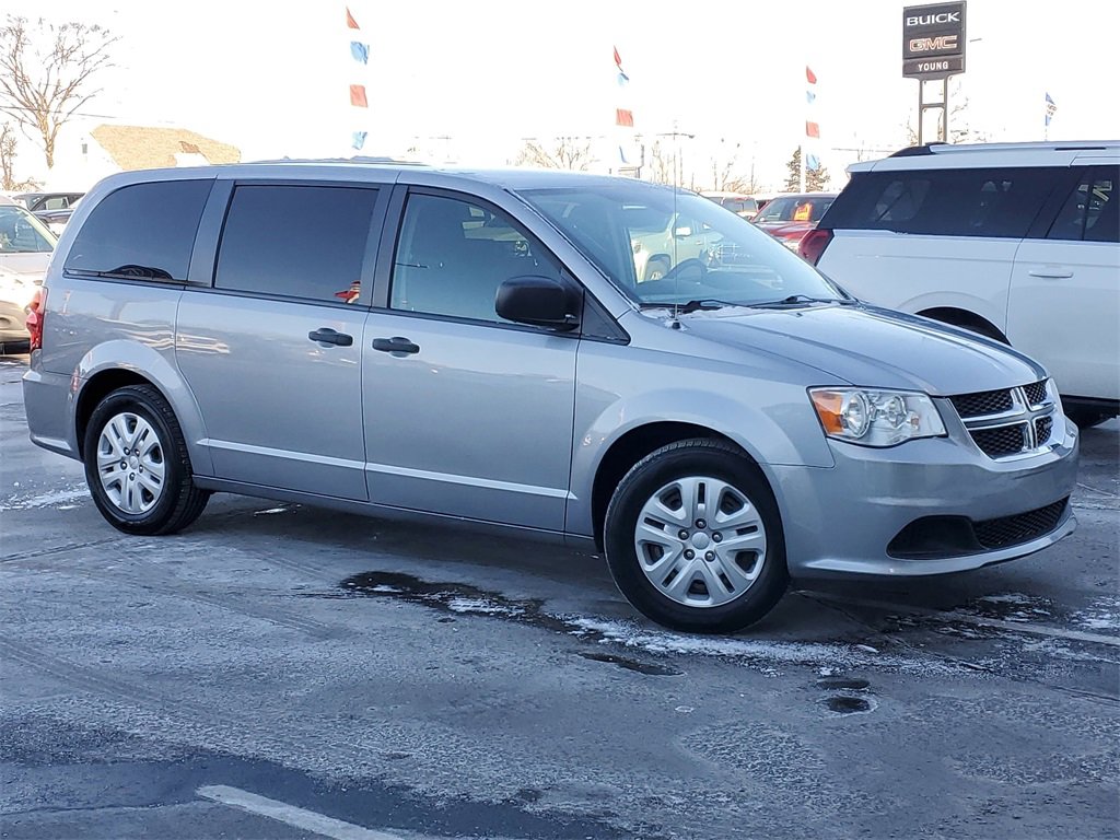Used 2020 Dodge Grand Caravan SE image 2