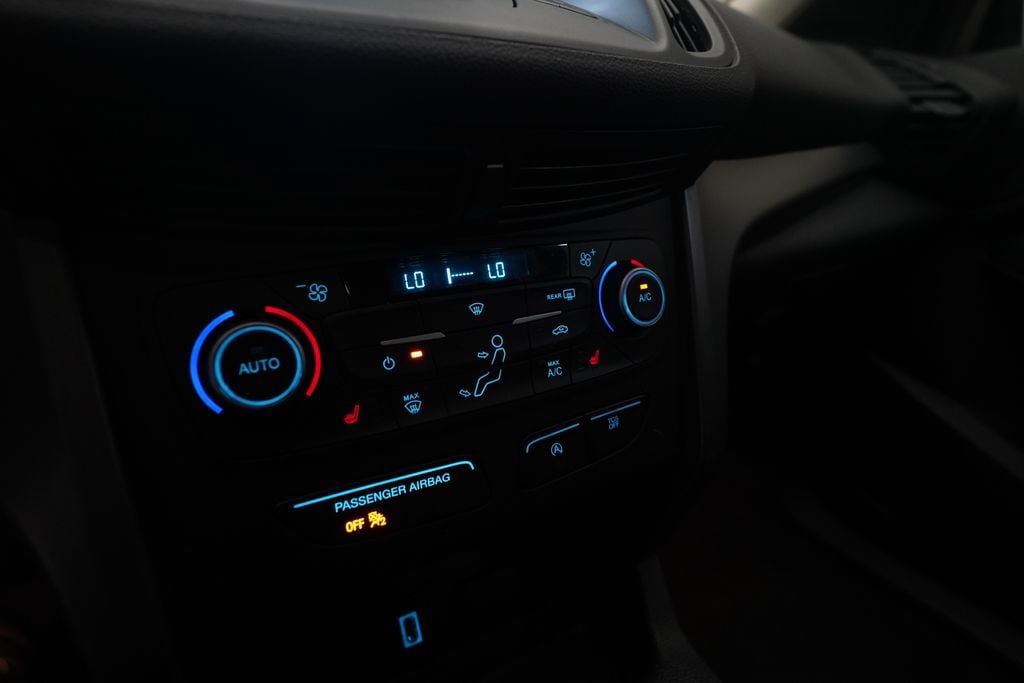 Used 2019 Ford Escape SE FWD image 20