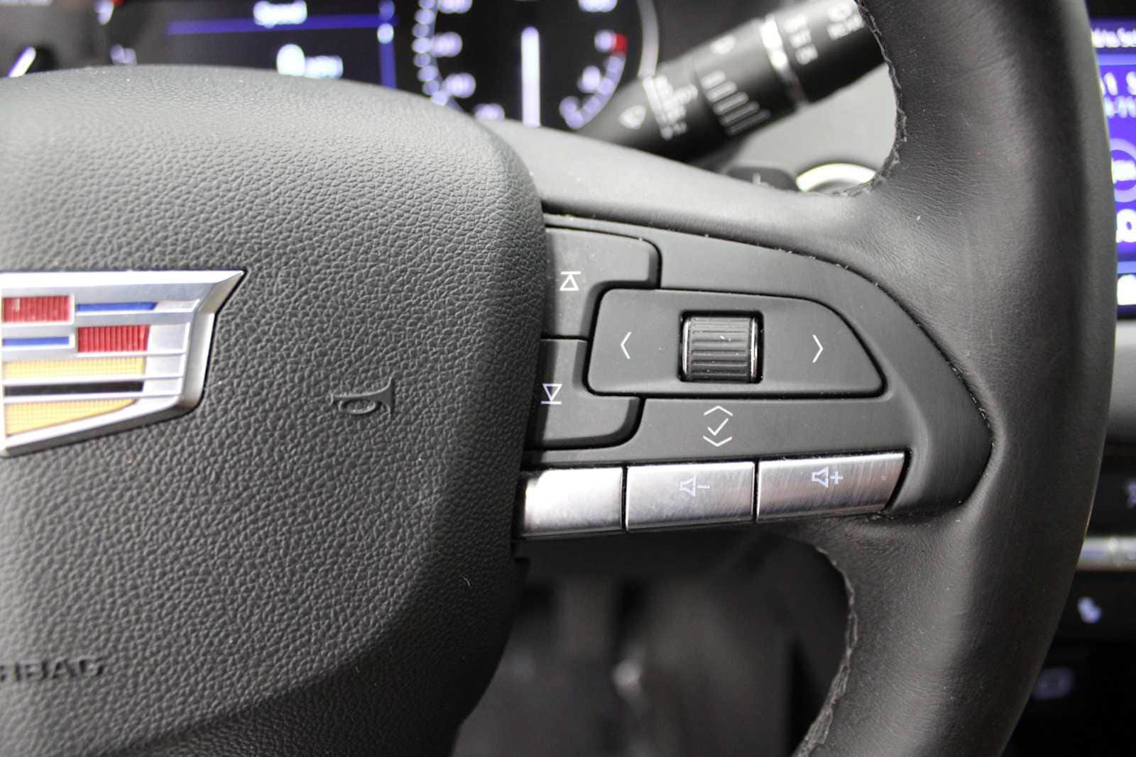 Used 2023 Cadillac XT4 Premium Luxury AWD/4WD image 21