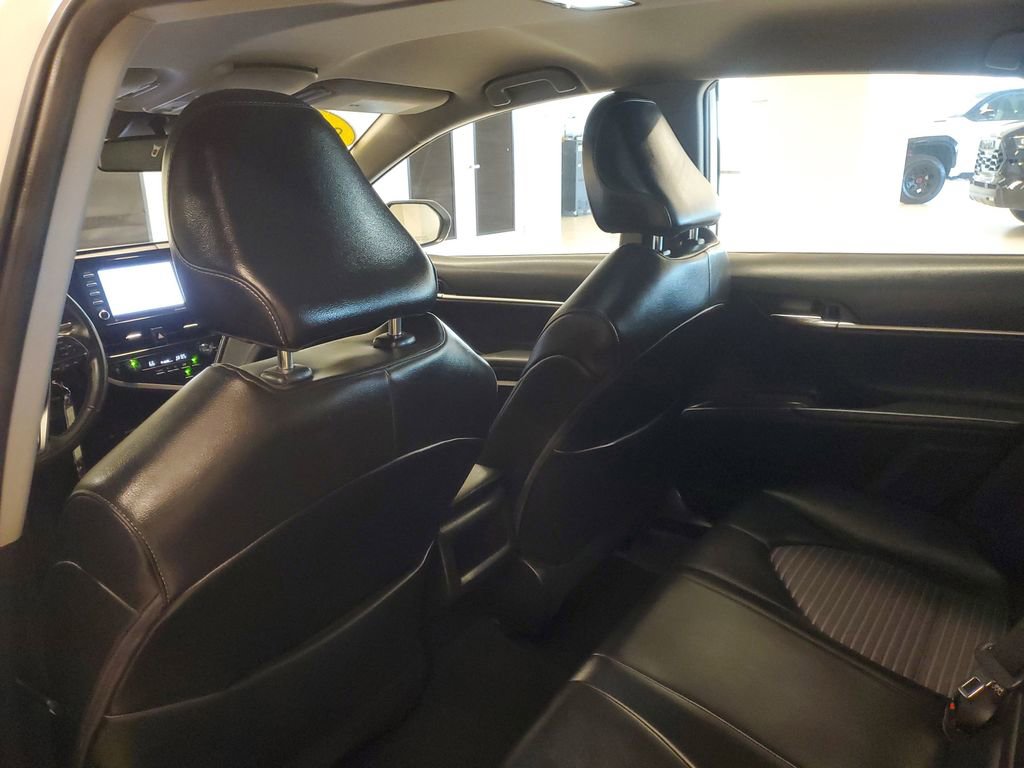 Used 2023 Toyota Camry SE image 11