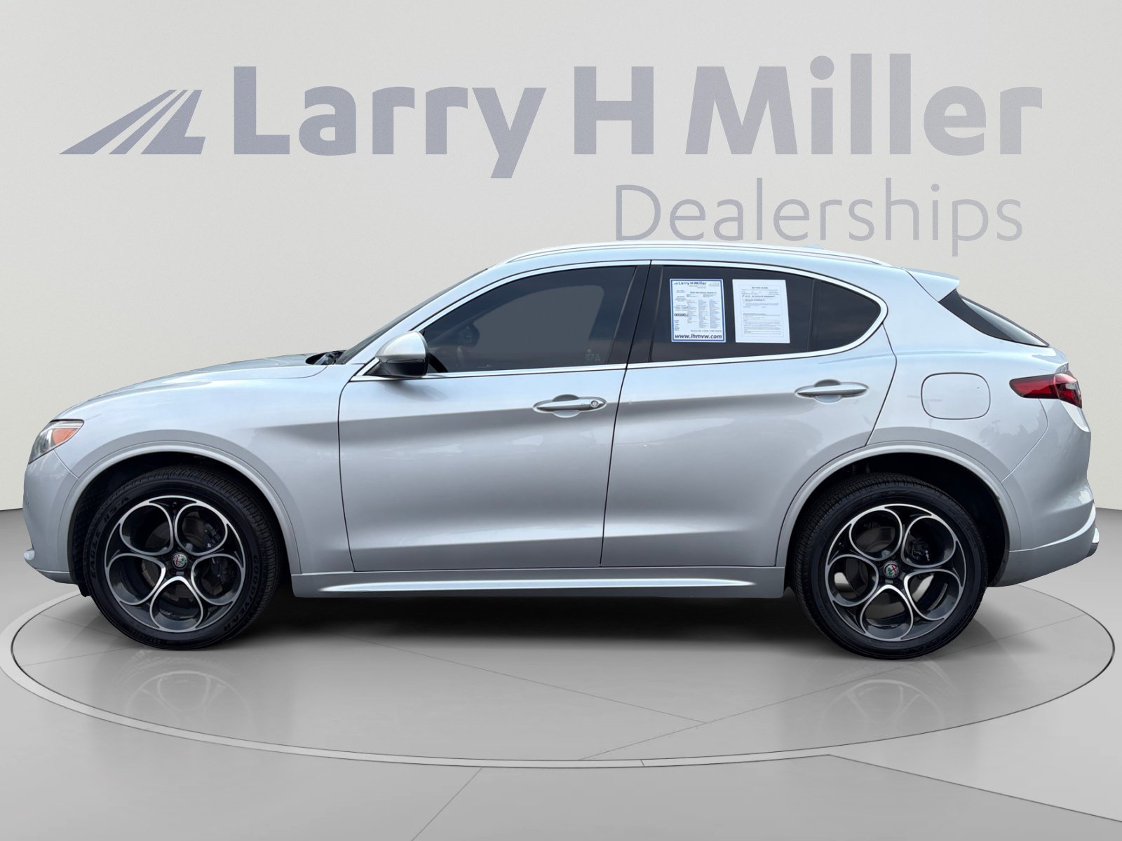 Used 2020 Alfa Romeo Stelvio Ti Lusso AWD/4WD image 2
