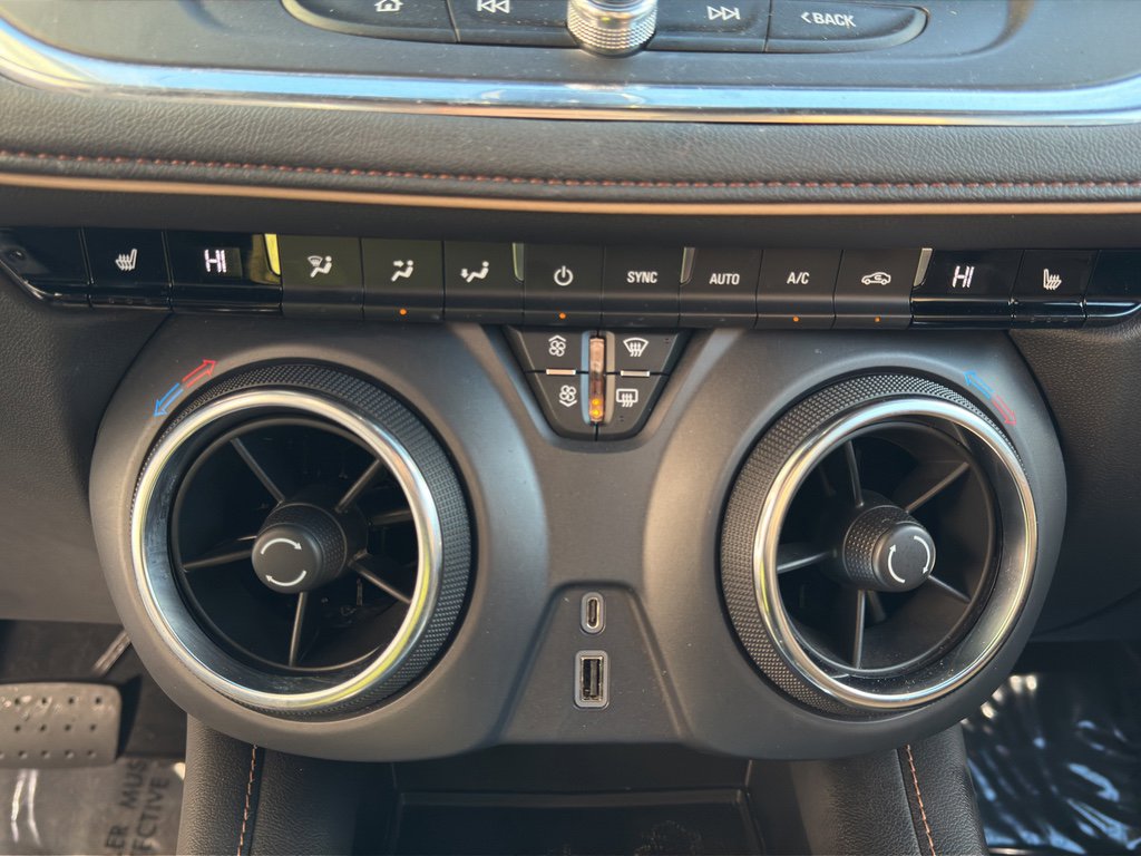 Used 2022 Chevrolet Blazer Premier AWD/4WD image 12
