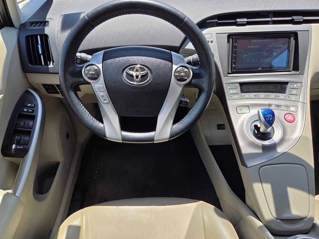 Used 2014 Toyota Prius Five FWD image 15