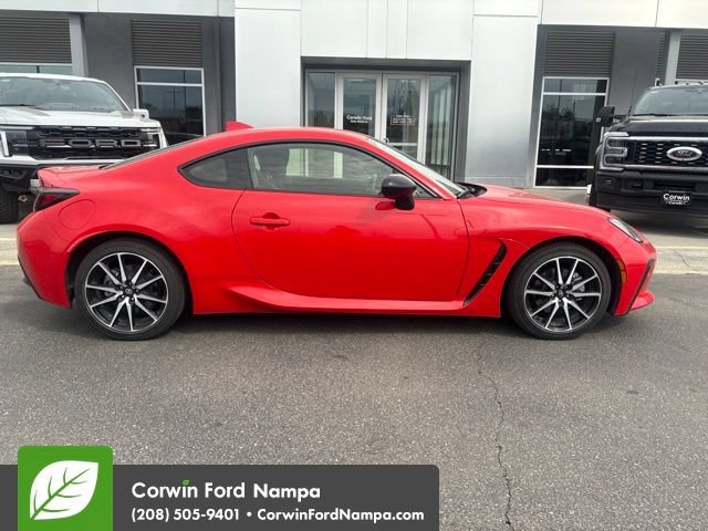 Used 2023 Toyota GR86 w/ ALL Weather Mat Package (TMS) RWD image 4