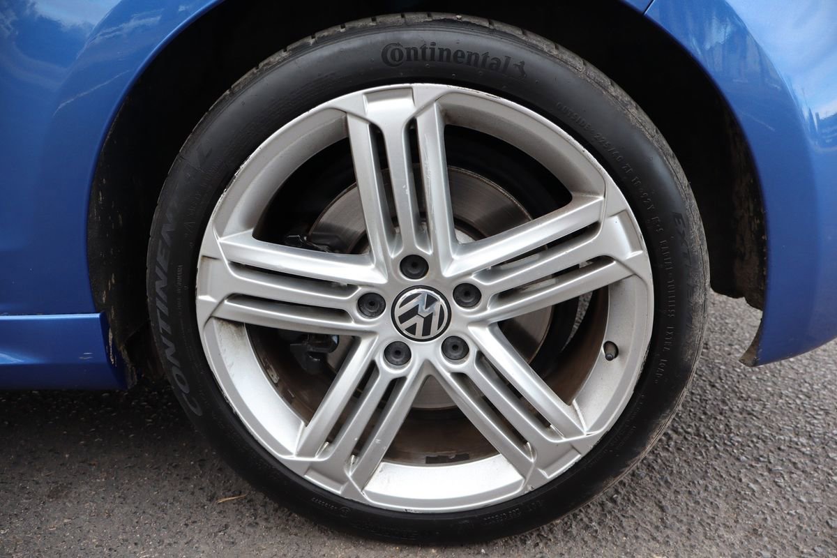 Used 2013 Volkswagen Golf R 2-Door image 40