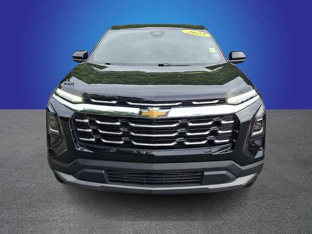 Used 2025 Chevrolet Equinox LT AWD/4WD image 2