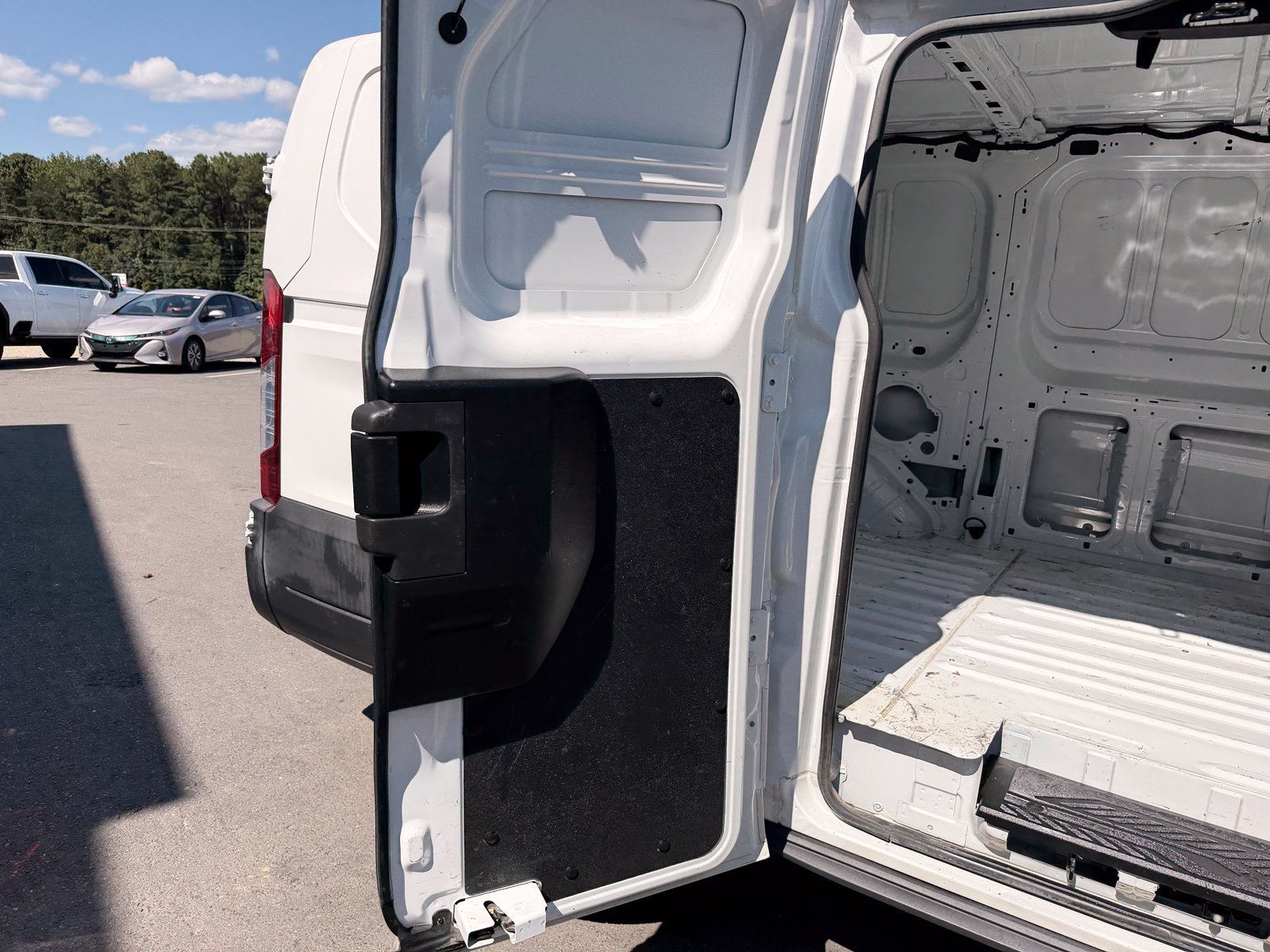Used 2018 Ford Transit 150 130 Low Roof RWD image 16