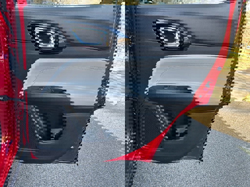 Used 2023 Jeep Compass Limited image 28