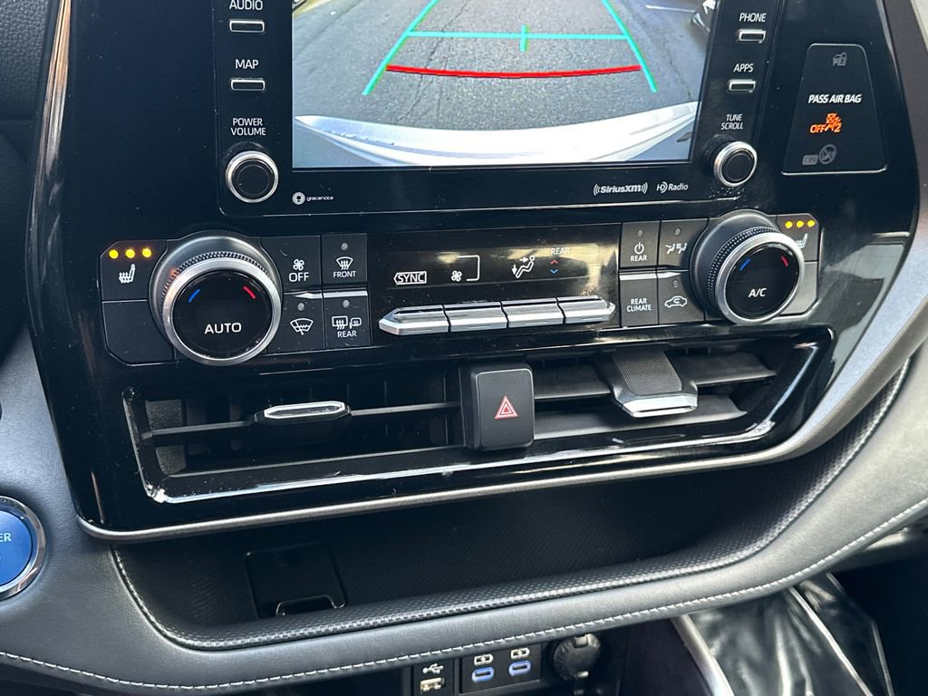 Used 2022 Toyota Highlander XLE image 31