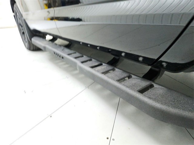 Used 2023 Nissan Titan SV w/ SV Convenience Package image 39