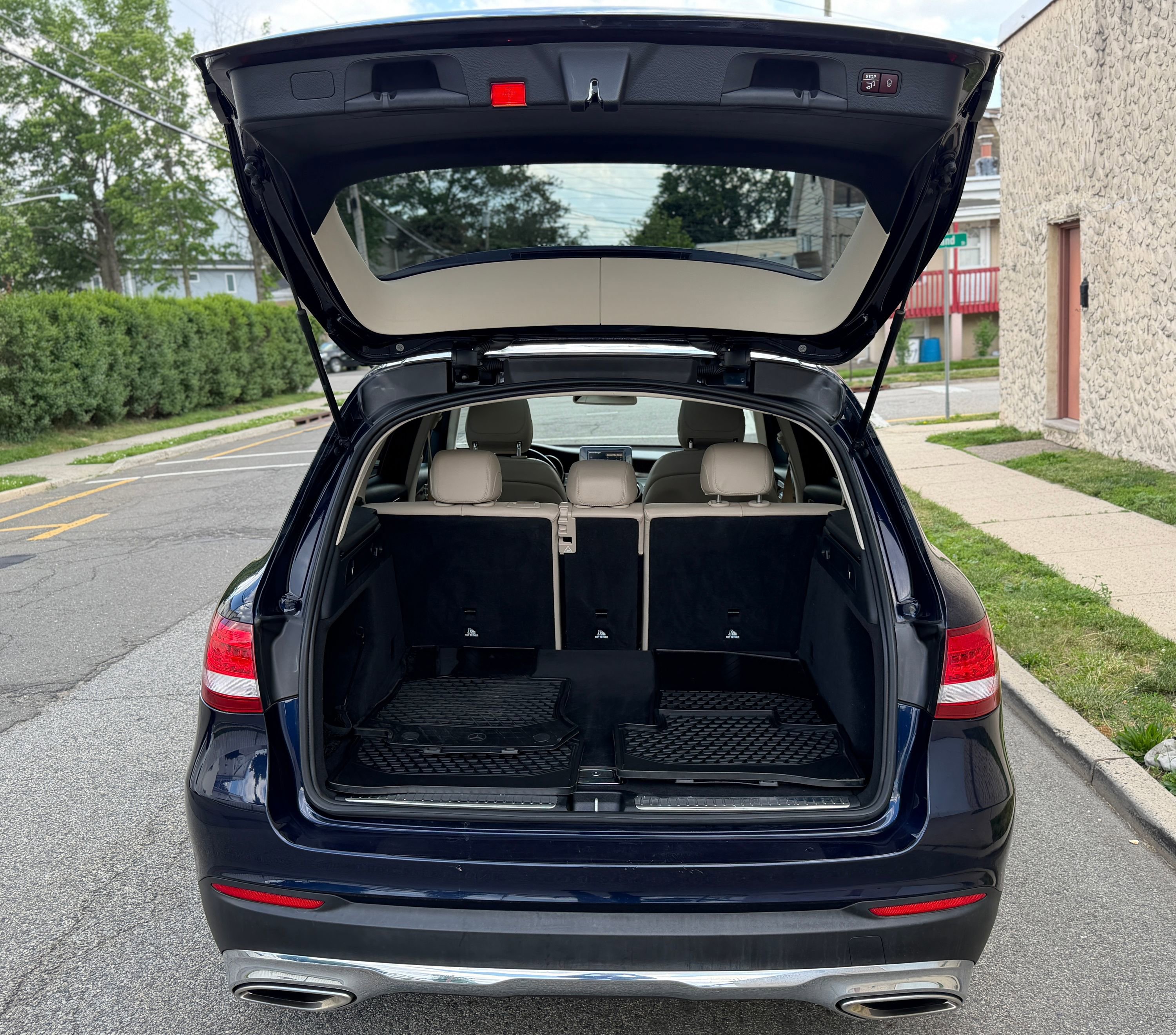 Used 2019 Mercedes-Benz GLC 300 4MATIC image 12